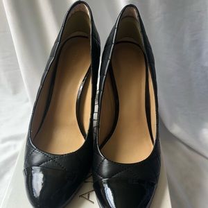 Black Ann Taylor quilted heel